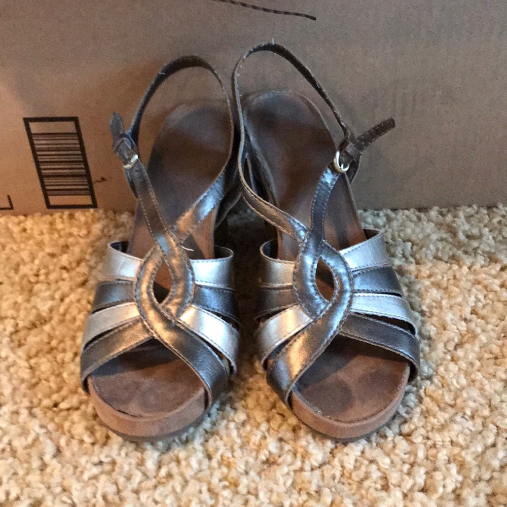 Size 6.5 women’s wedges